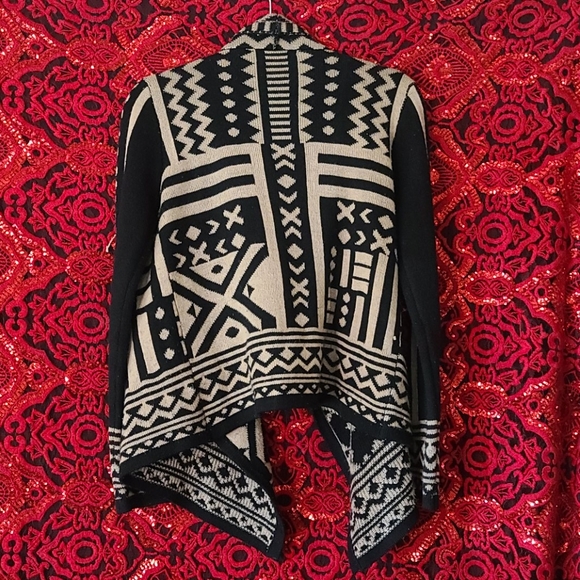 Used sweater - Picture 3 of 6